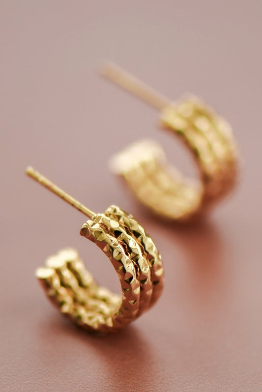 Bailey Huggie Earrings In Gold